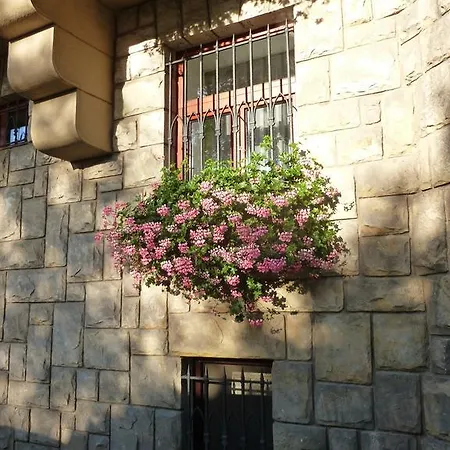 Pštrossova - U Klášterní Zahrady Bed & Breakfast