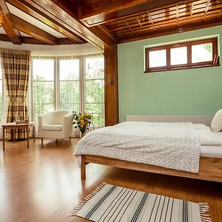 Pstrossova - U Klasterni Zahrady B&B 3*