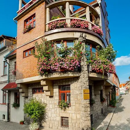 Bed & Breakfast Pštrossova - U Klášterní Zahrady