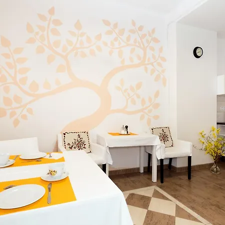 Pštrossova - U Klášterní Zahrady 3* Bechyně